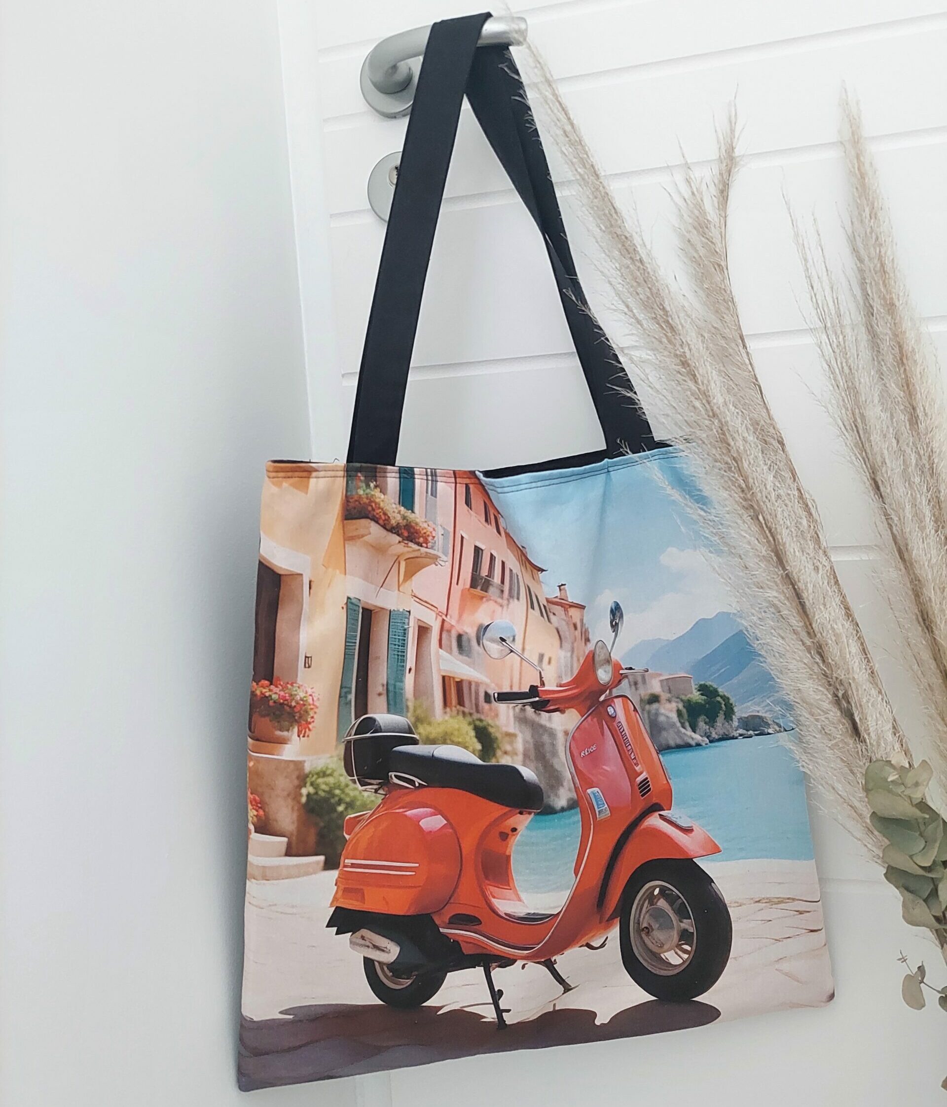 Sac fashion , à la mode et pratique avec un décor scooter et mer. Créations couture - Vendée - BELcréas - fait main - personnalisable - cadeau