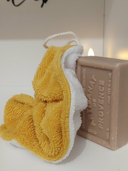 Fleur de douche jaune et blanche - éponge bambou  - expédition sous 24h – Image 2