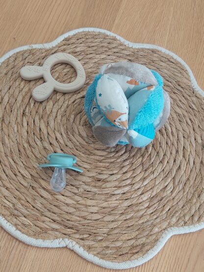 Balle Montessori en stock - renard et hiboux - bleu/beige - expédition sous 24h – Image 5