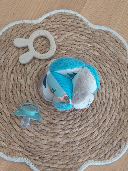 Balle Montessori en stock - renard et hiboux - bleu/beige - expédition sous 24h – Image 4
