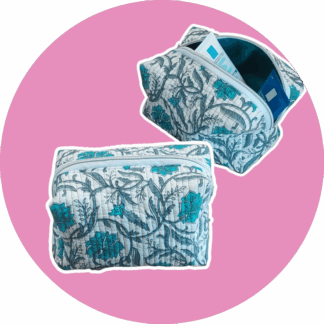 Trousse de toilette taille S - motifs fleurs bleues et grises -  matelassées