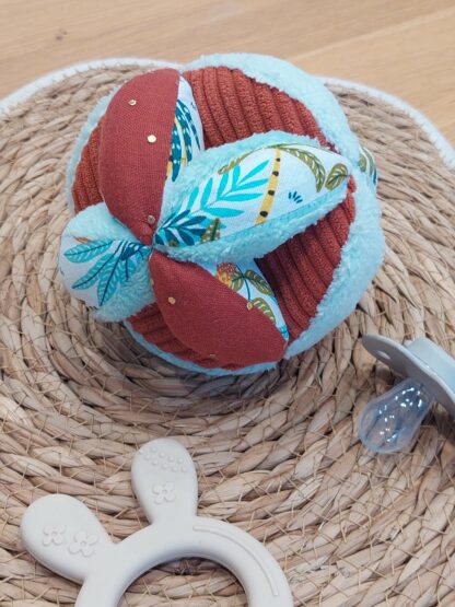 Balle Montessori en stock - pirate jungle - bleu/terracotta - expédition sous 24h – Image 5