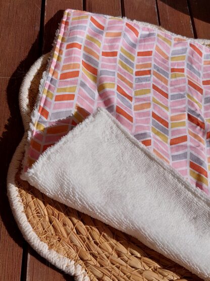 Serviette visage rose / chevrons jaune-gris - éponge bambou blanc – Image 2