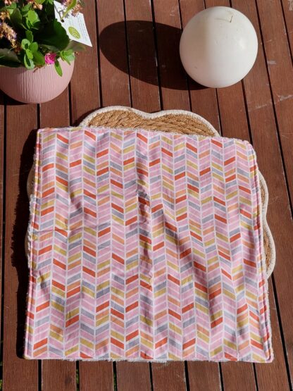 Serviette visage rose / chevrons jaune-gris - éponge bambou blanc – Image 3