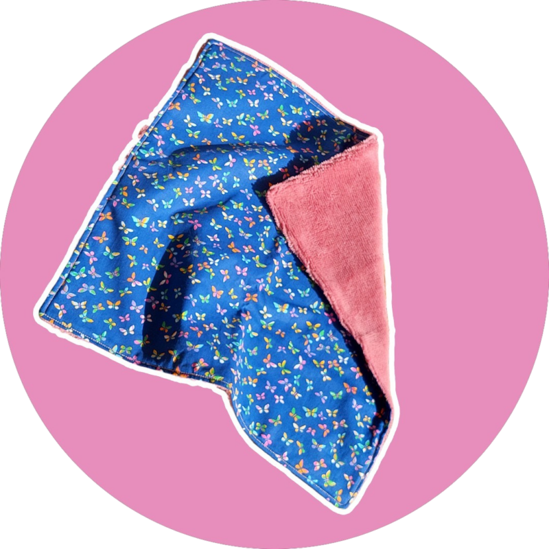 Serviette visage bleu / papillon - éponge bambou rose