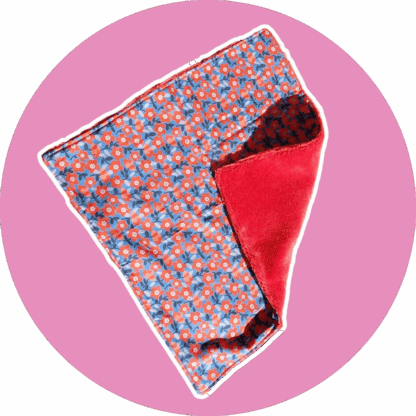 Serviette visage à fleurs rouge et grise - éponge bambou rouge