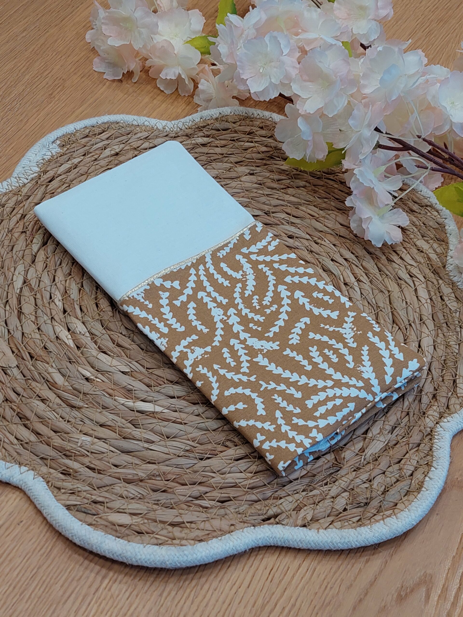 Protège livret de famille - blanc et marron doré - personnalisable - expédition sous 24h – Image 2