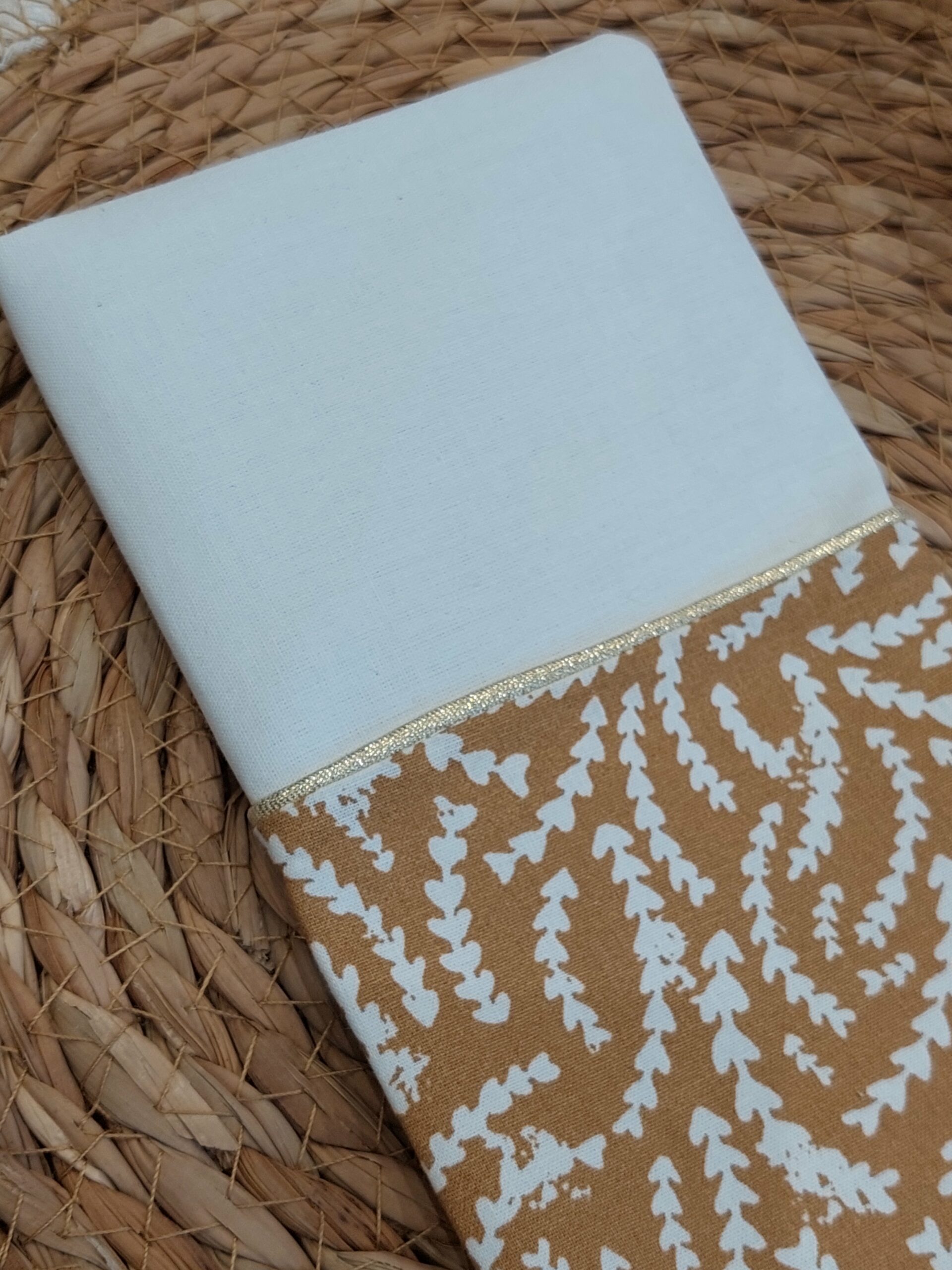 Protège livret de famille - blanc et marron doré - personnalisable - expédition sous 24h – Image 3