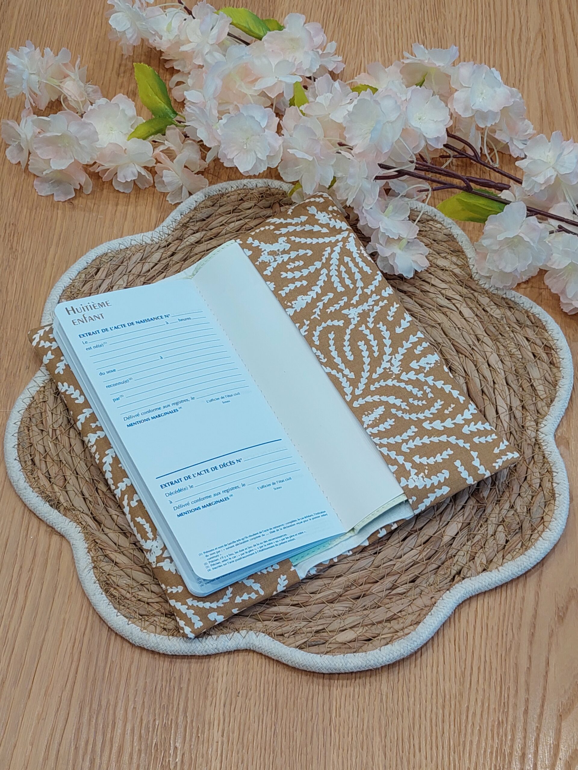 Protège livret de famille - blanc et marron doré - personnalisable - expédition sous 24h – Image 5