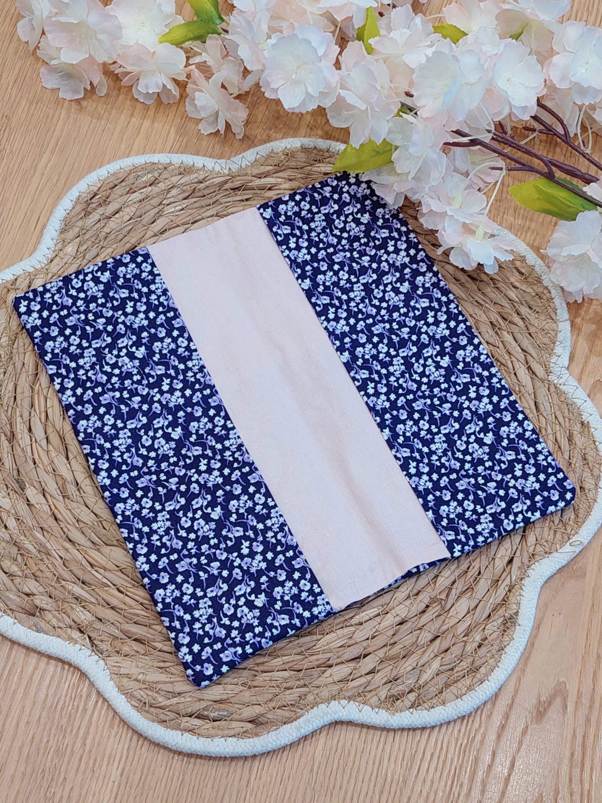 Protège livret de famille - rose pâle et fleurs violettes - personnalisable - expédition sous 24h – Image 5