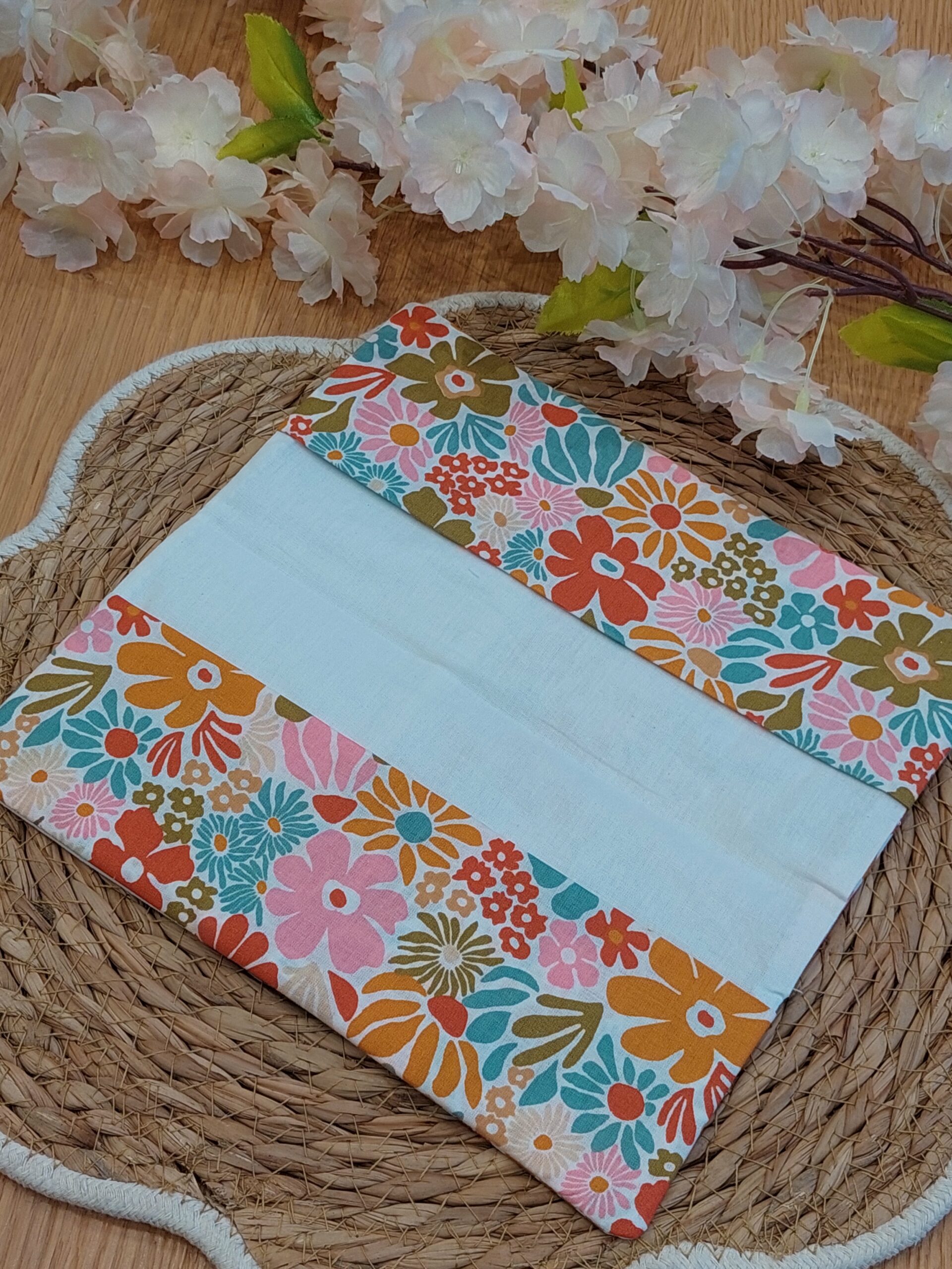 Protège livret de famille - blanc et fleurs rétro - personnalisable - expédition sous 24h – Image 6