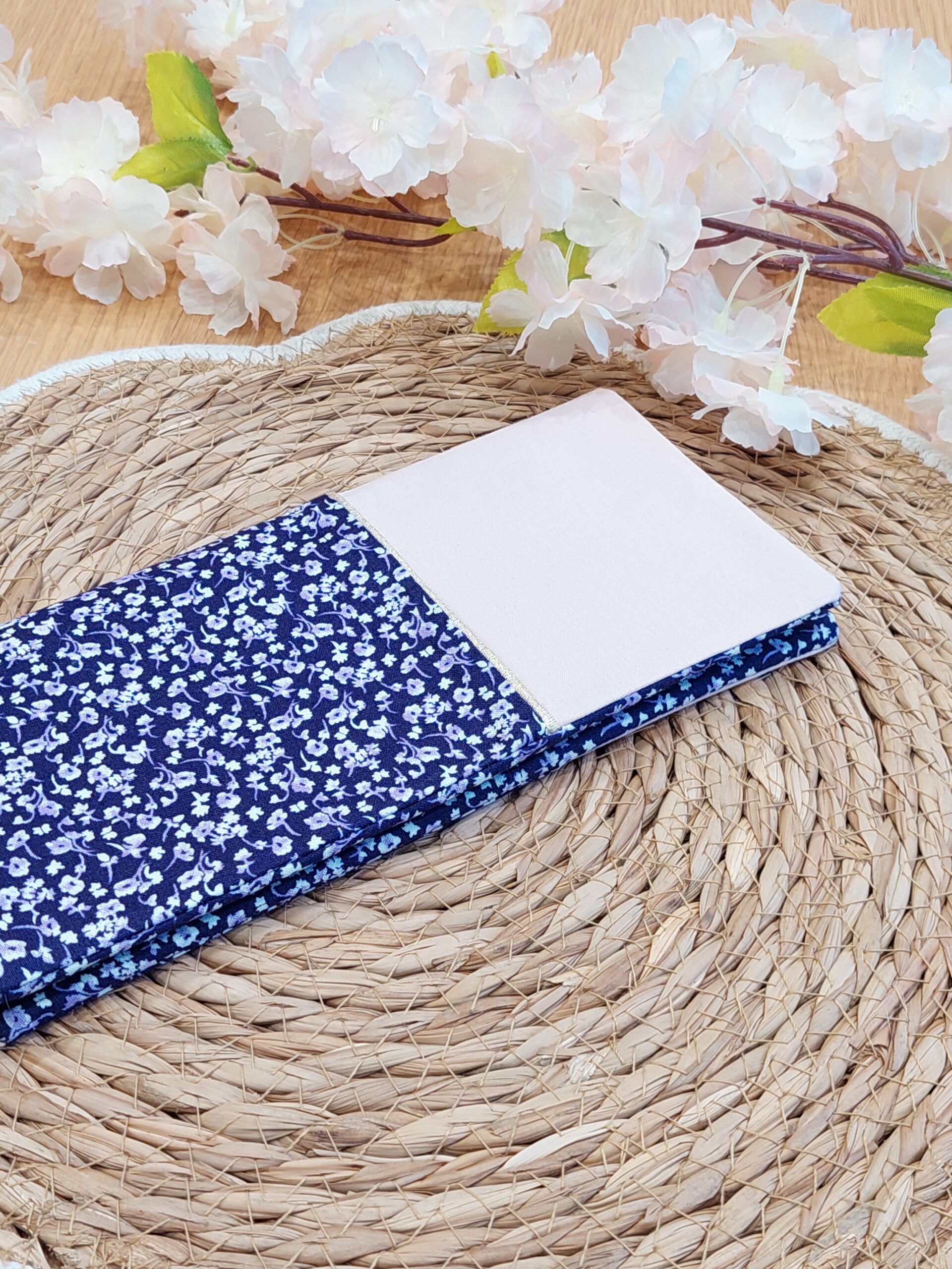 Protège livret de famille - rose pâle et fleurs violettes - personnalisable - expédition sous 24h – Image 6