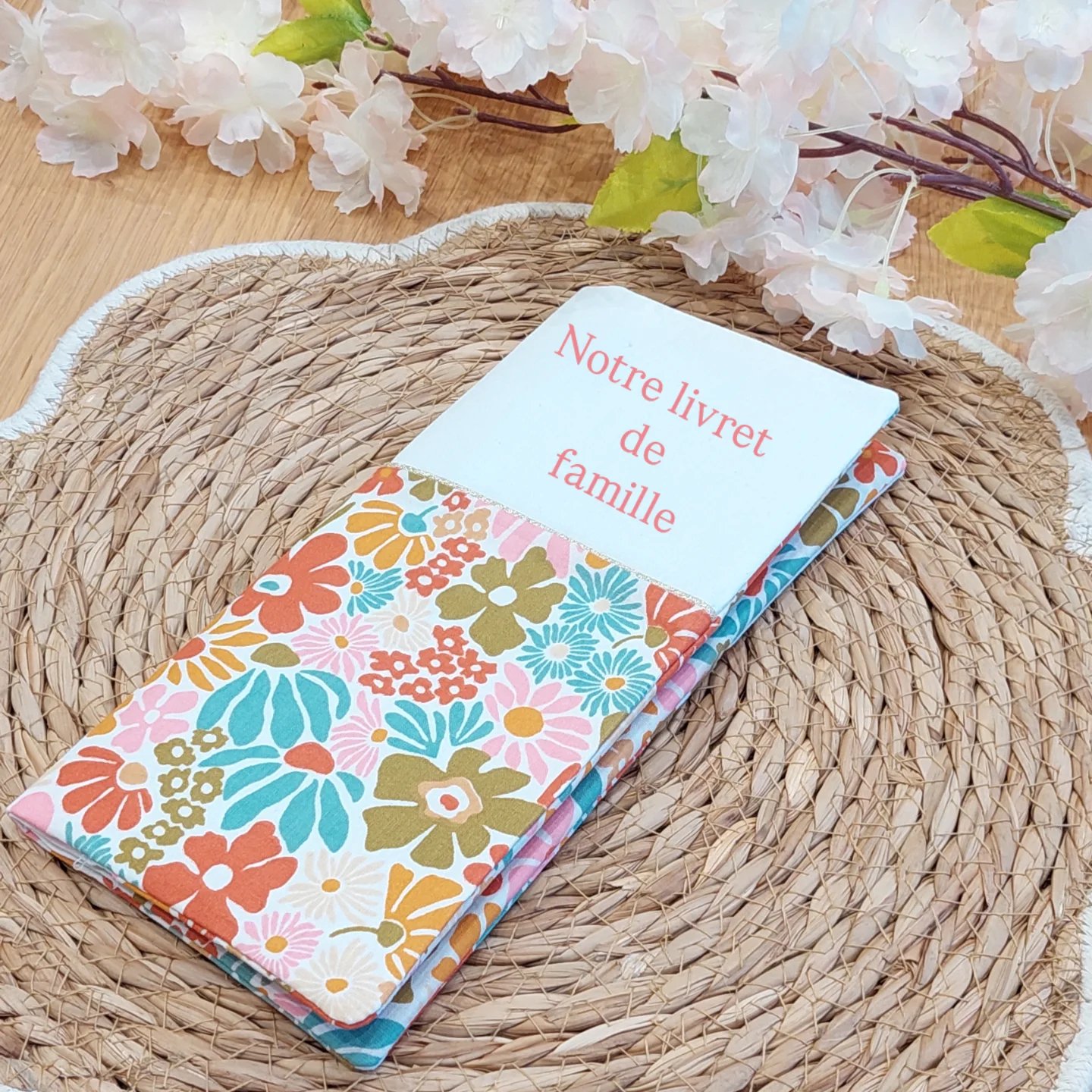 Protège livret de famille - blanc et fleurs rétro - personnalisable - expédition sous 24h – Image 3