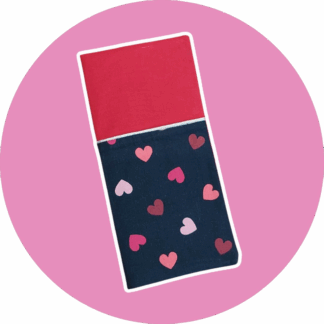 Protège livret de famille - rouge et noir avec des coeurs - personnalisable - expédition sous 24h