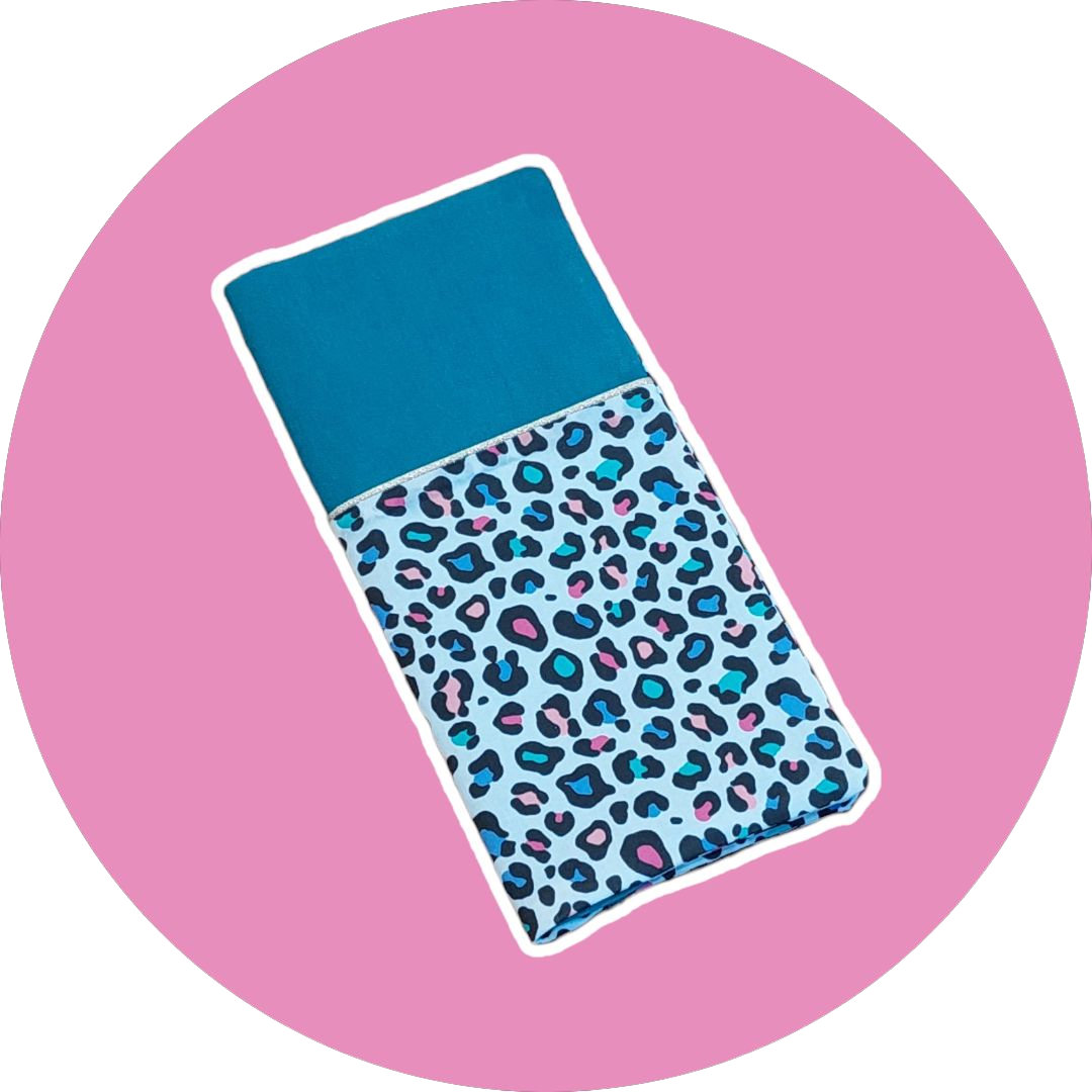 Protège livret de famille - turquoise et léopard multicolore - personnalisable - expédition sous 24h