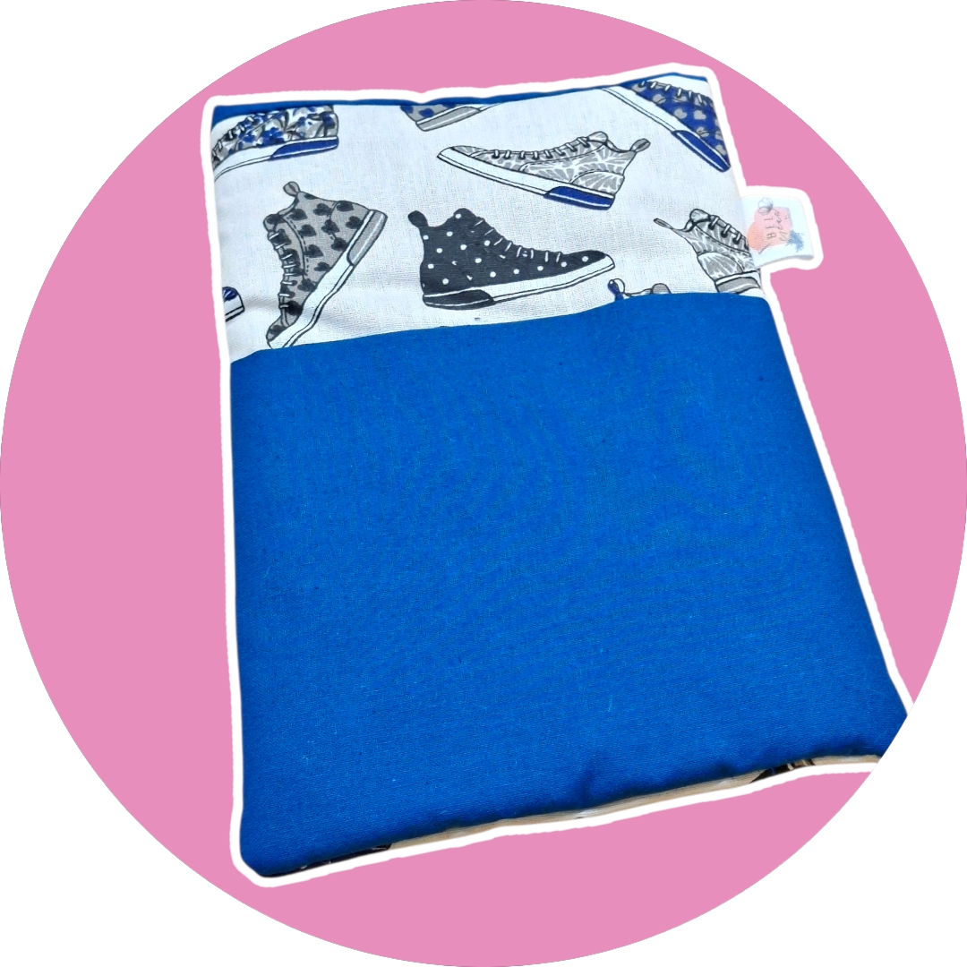 Protège livres de poche et liseuse - bleu et chaussures- personnalisable - expédition sous 24h